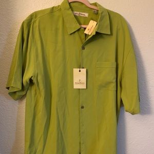 Men’s Tommy Bahama shirt size M